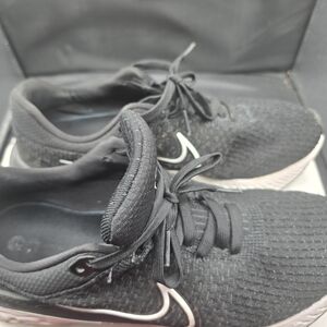 Nike Black and White Athletic‎ Shoes